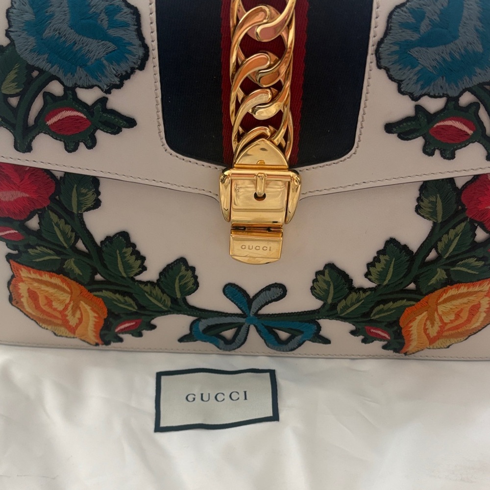Gucci White Satchel with Floral Embroidery - Picture 3 of 11